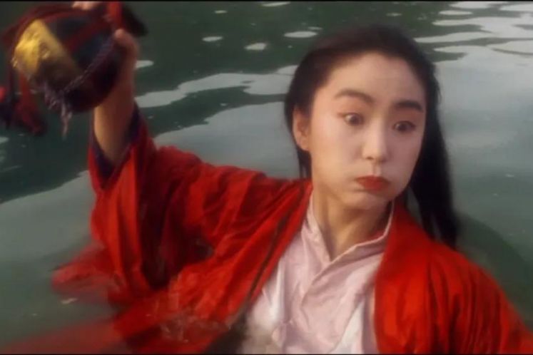 白酒，地產，無聲散場
